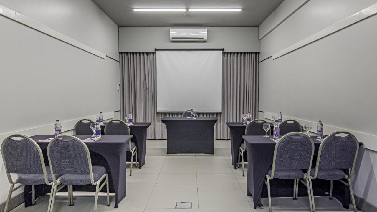 Hotel Deville Express Cascavel Каскавел Экстерьер фото