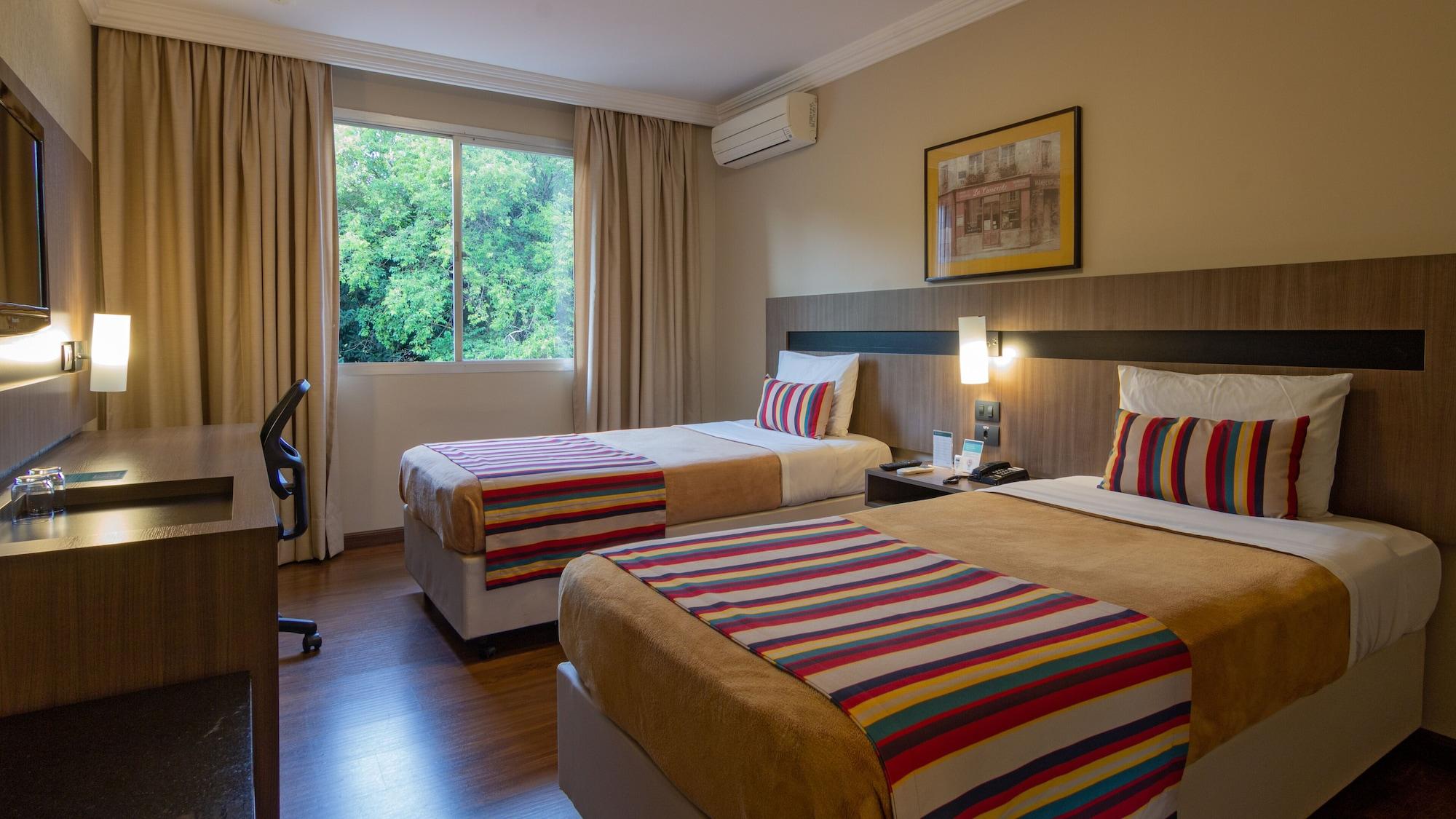 Hotel Deville Express Cascavel Каскавел Экстерьер фото