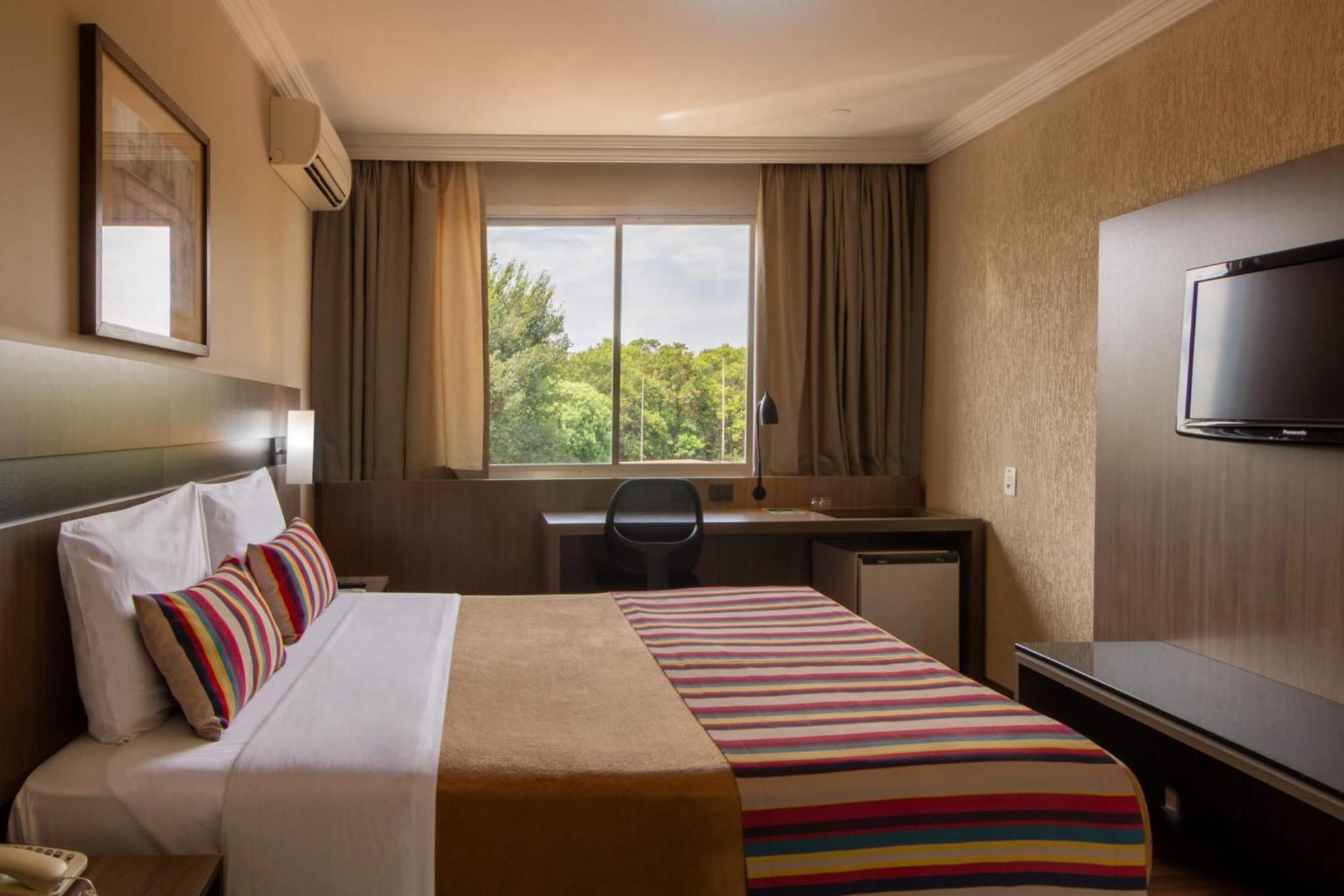Hotel Deville Express Cascavel Каскавел Экстерьер фото