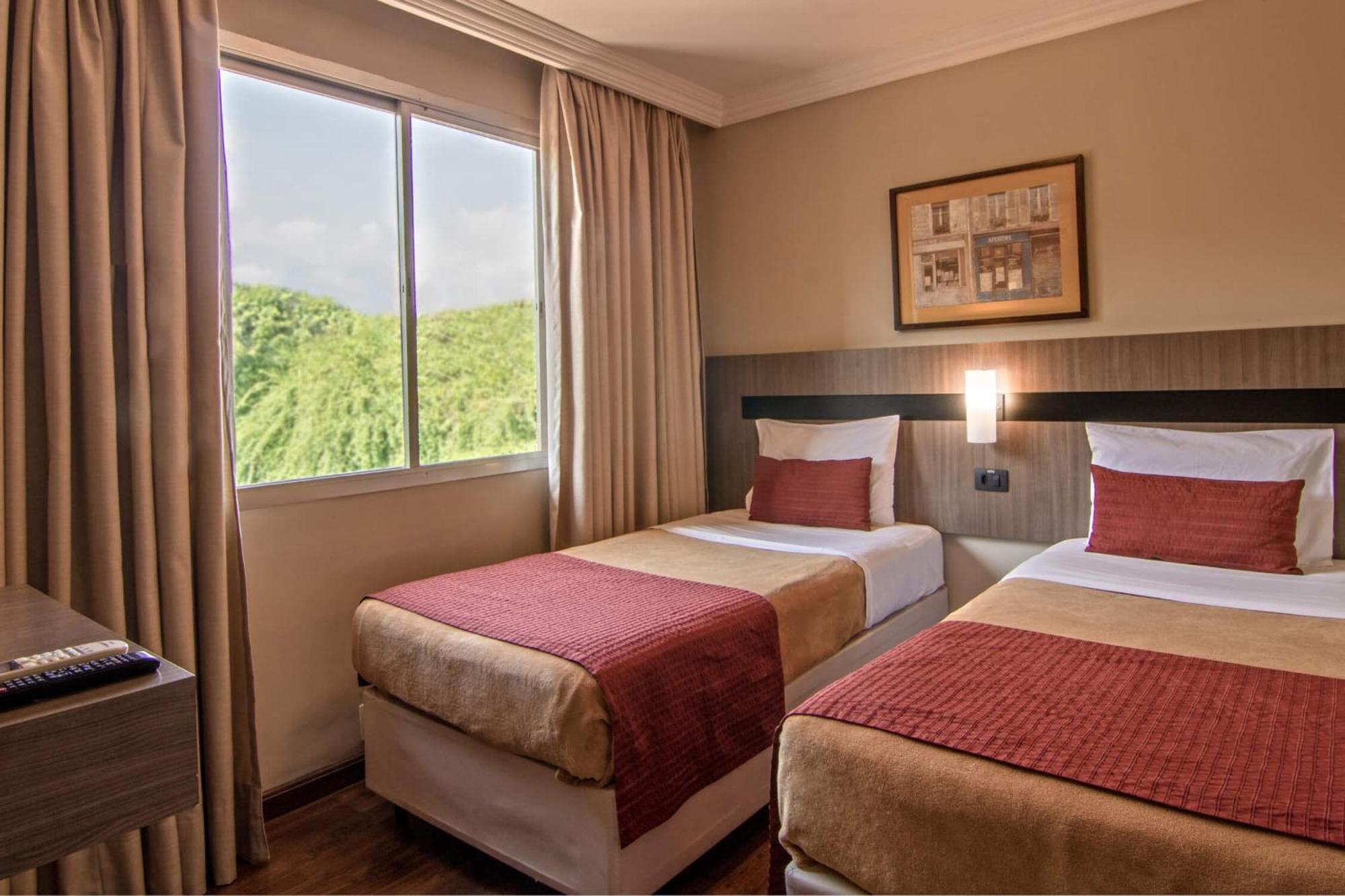 Hotel Deville Express Cascavel Каскавел Экстерьер фото