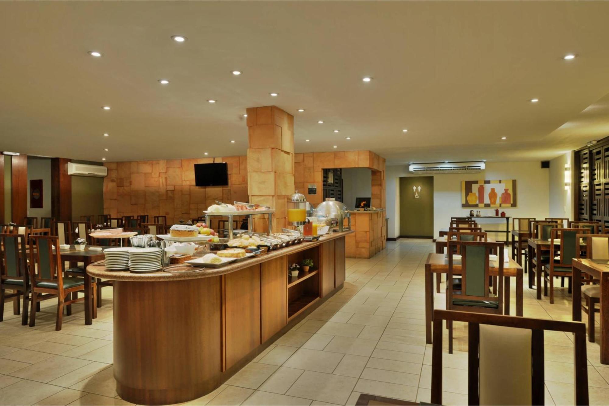Hotel Deville Express Cascavel Каскавел Экстерьер фото