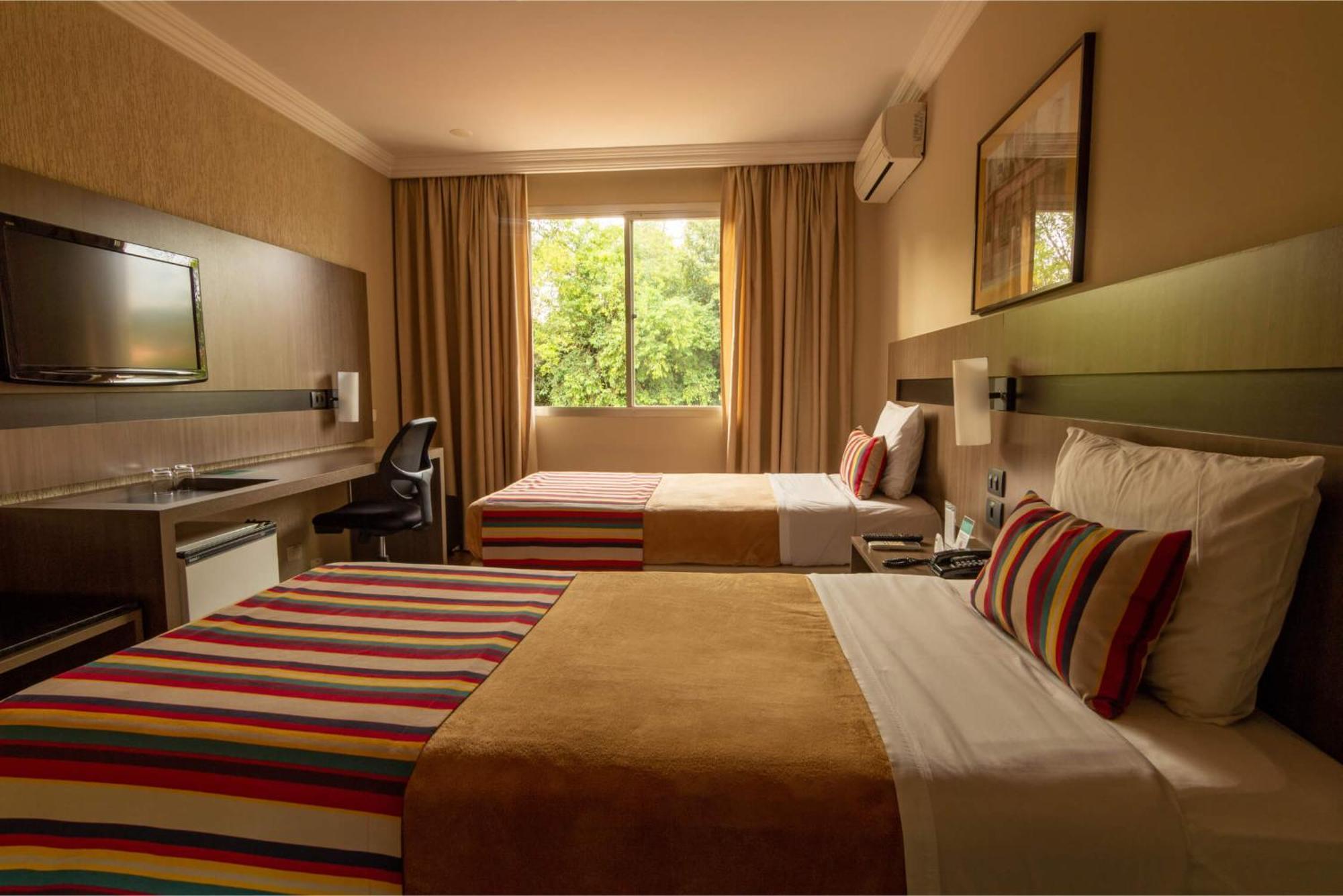 Hotel Deville Express Cascavel Каскавел Экстерьер фото